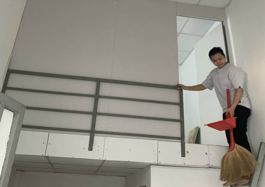 rèm tổ ong ngăn cầu thang hạn chế thoát hơi lạnh