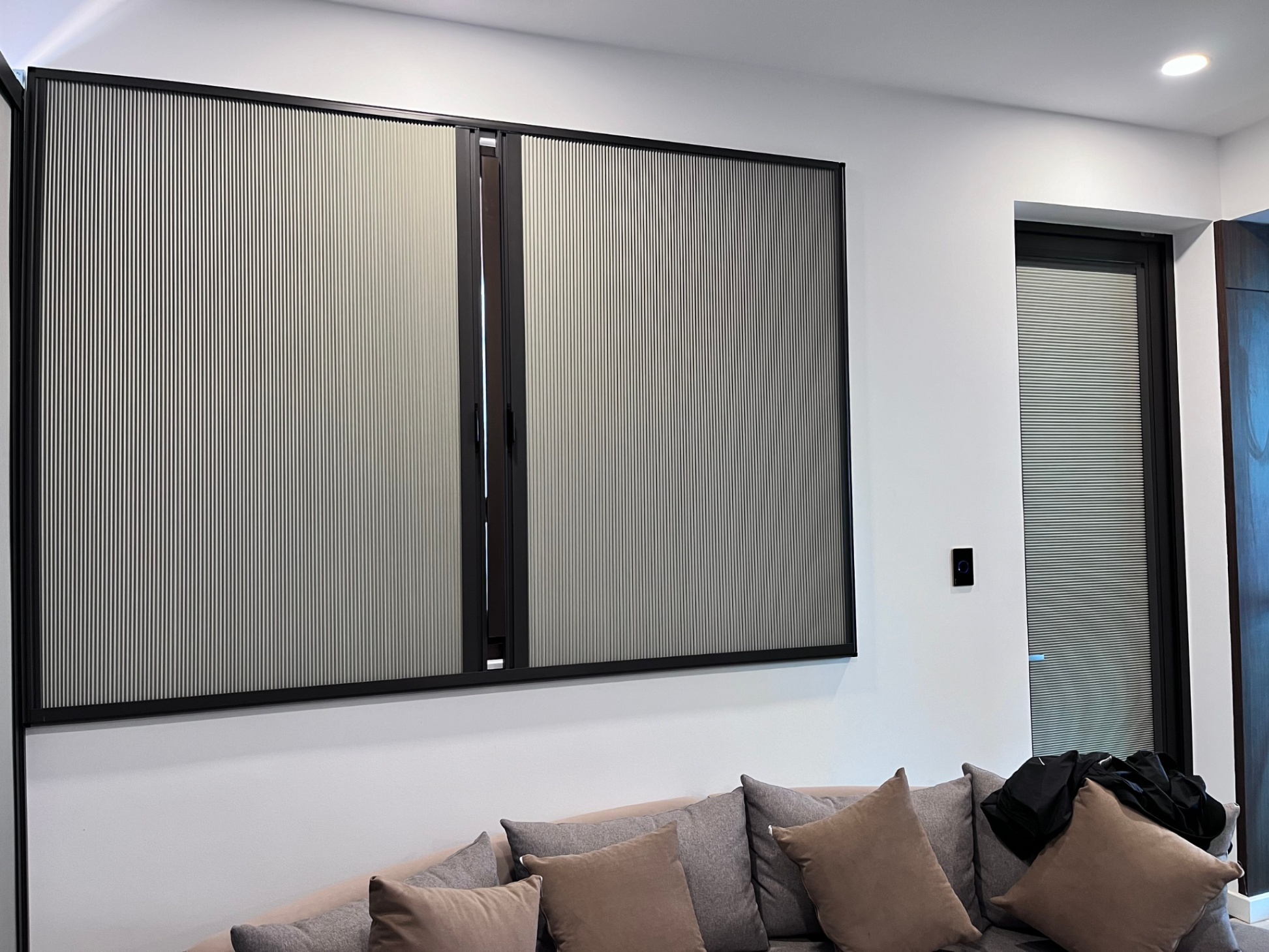 Rèm xếp tổ ong cho cửa sổ và cửa đi