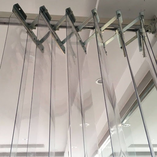 Thanh treo và lá rèm nhựa PVC trong suốt lắp chồng mí