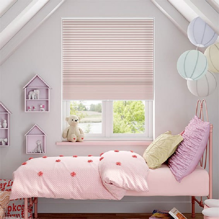 Mẫu rèm tổ ong đẹp màu hồng cho phòng ngủ