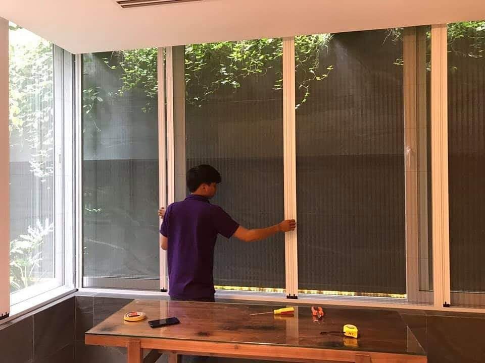 Kỹ thuật lắp cửa lưới chống muỗi tại khung cửa lớn